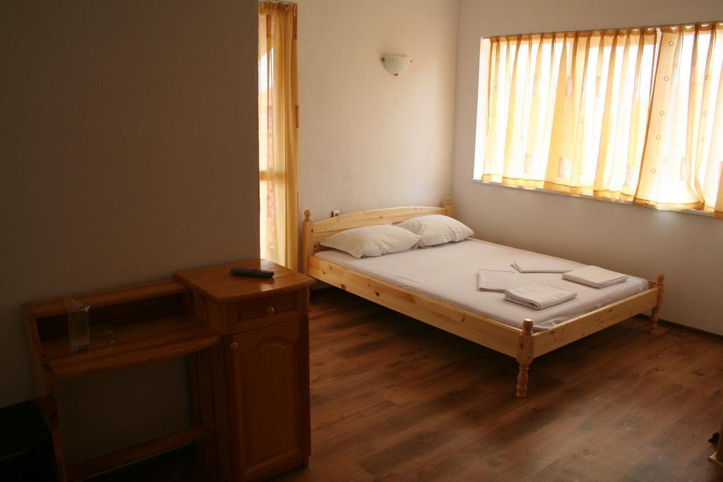 Guest House Sokratovi Obzor Cameră foto